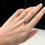 Anello con diamante bianco taglio a pera da 2,28 ct