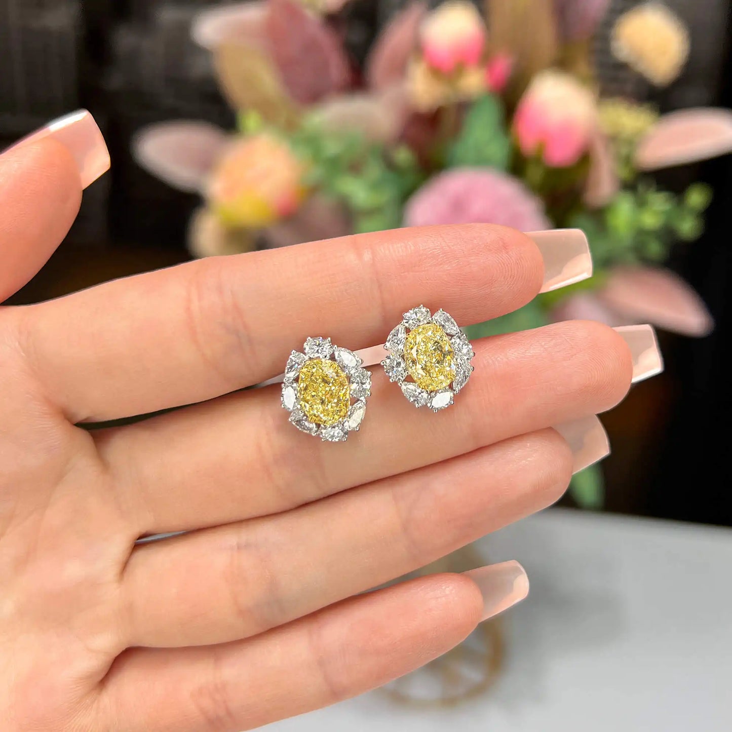 6.08ct Light Yellow And White Diamond Earring